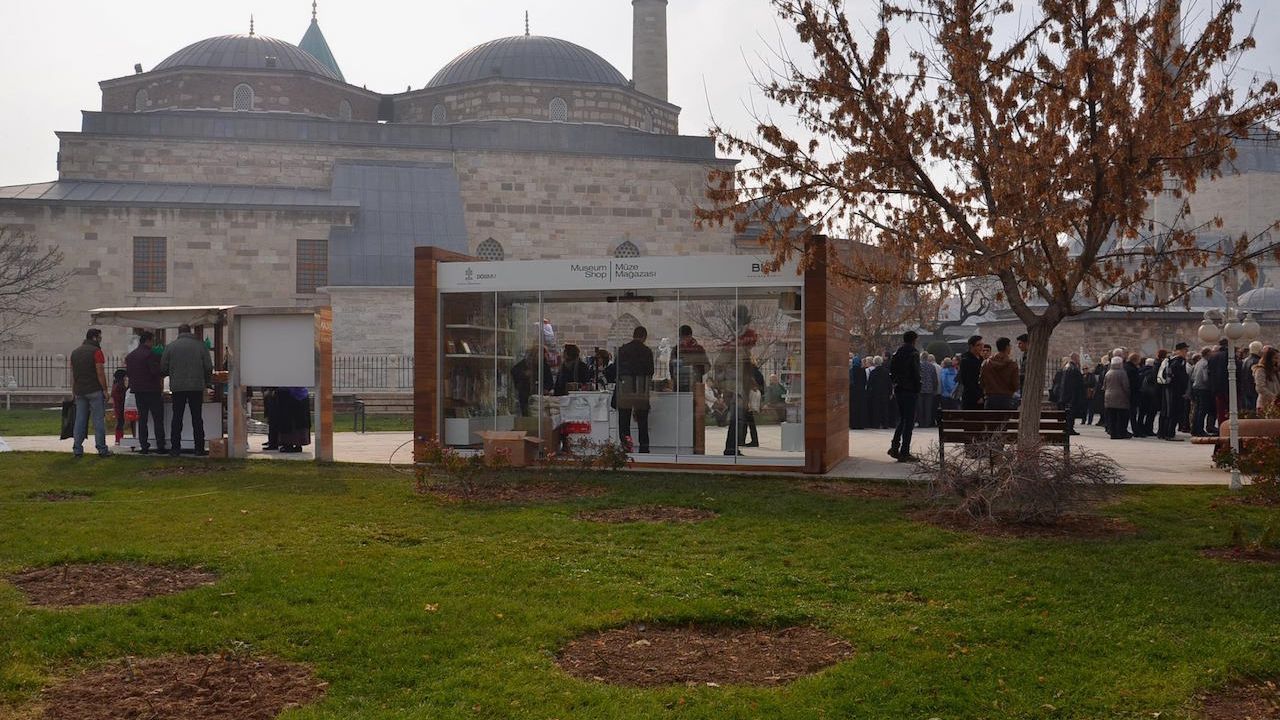 ismail Hamdi Gurler -Mobile Museum Store Solutions